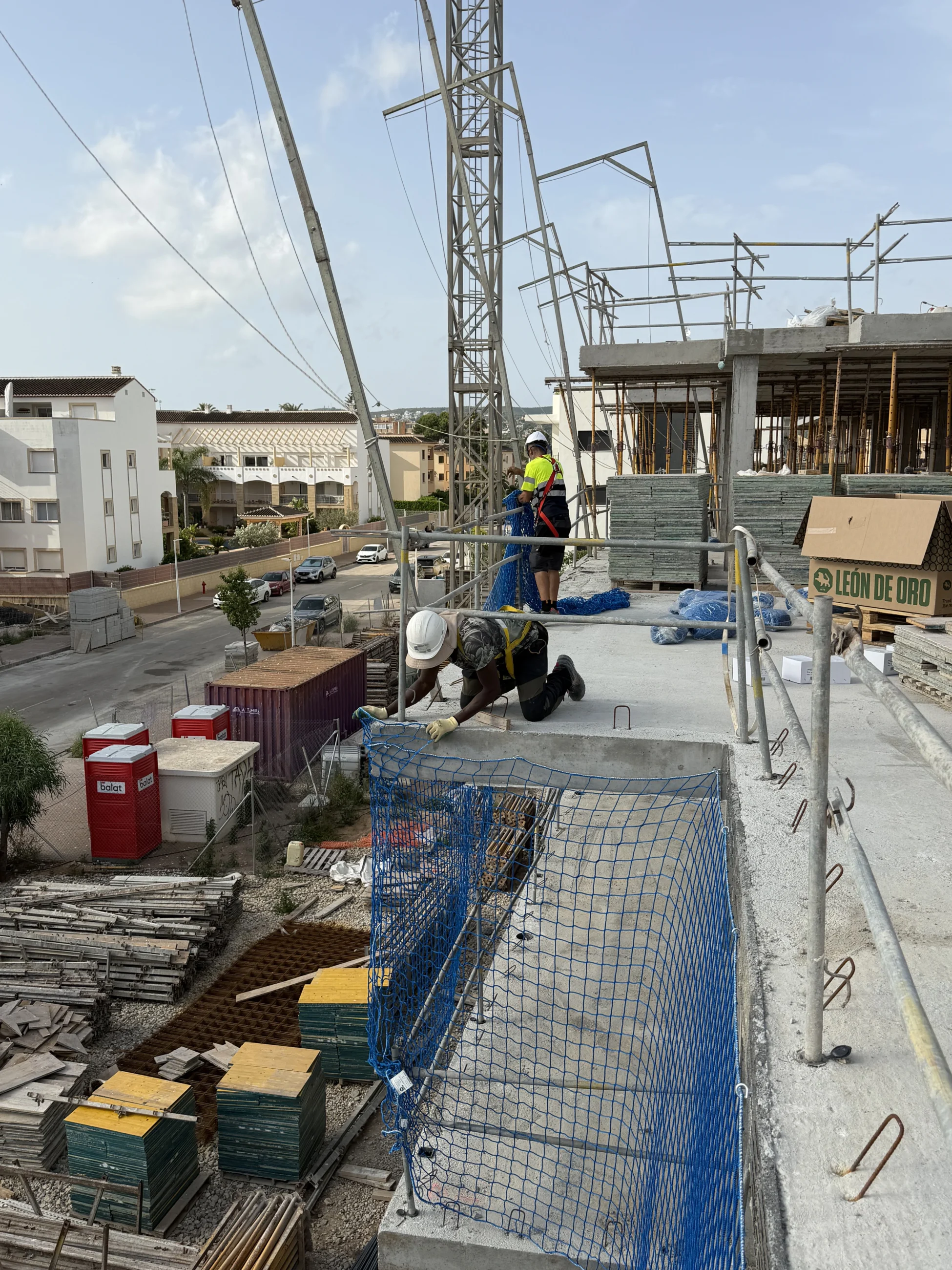 Instalación de protecciones colectivas en obra residencial en Jávea