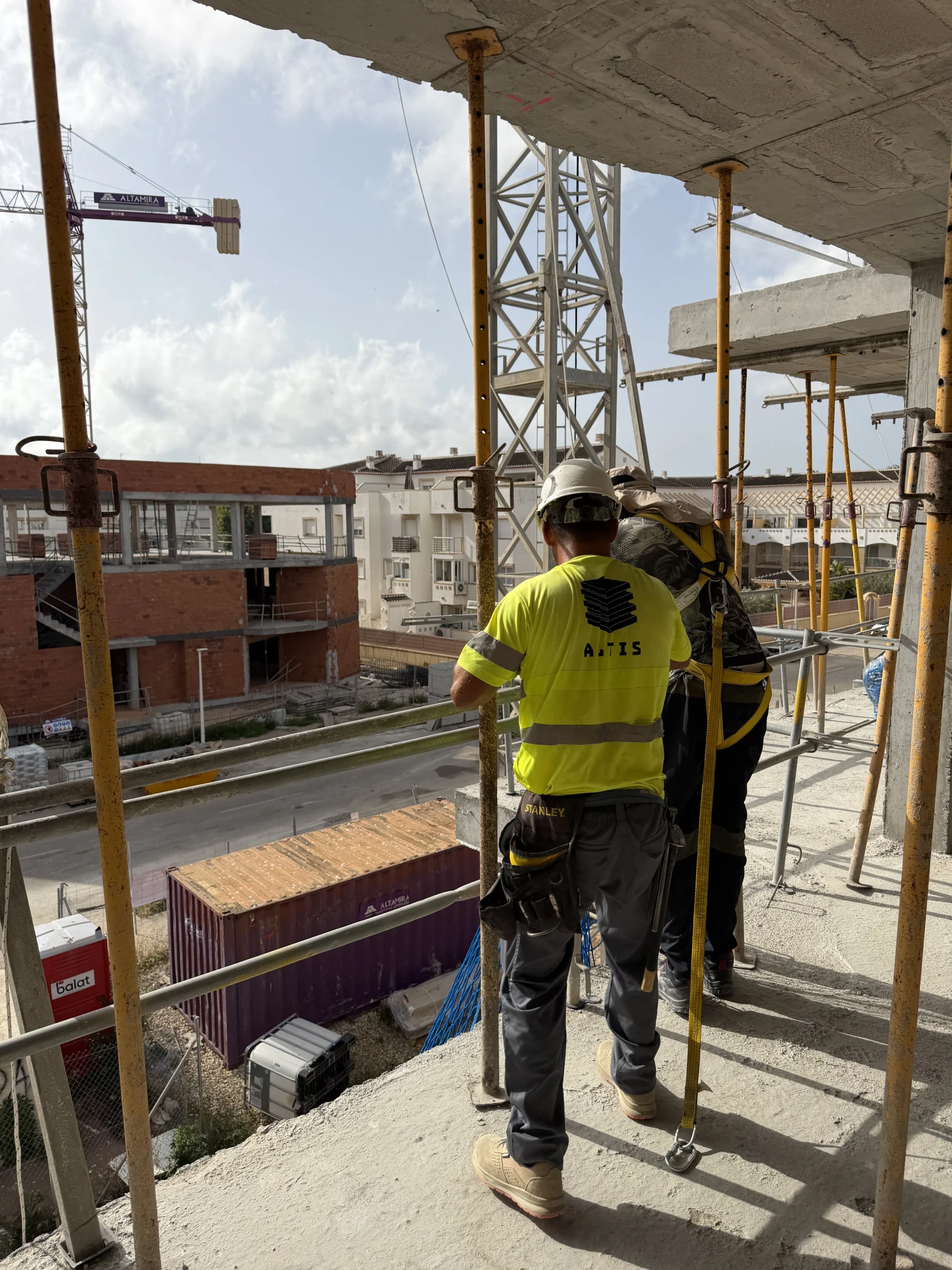 Redes de seguridad, barandillas, lineas de vida, seguridad en obra